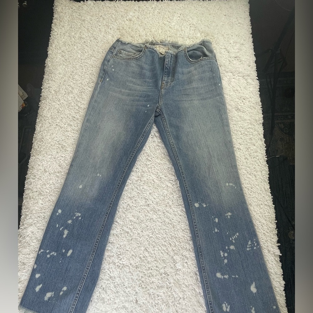 Free People Frayed Hem Blue Jeans with White Splatters - size 25